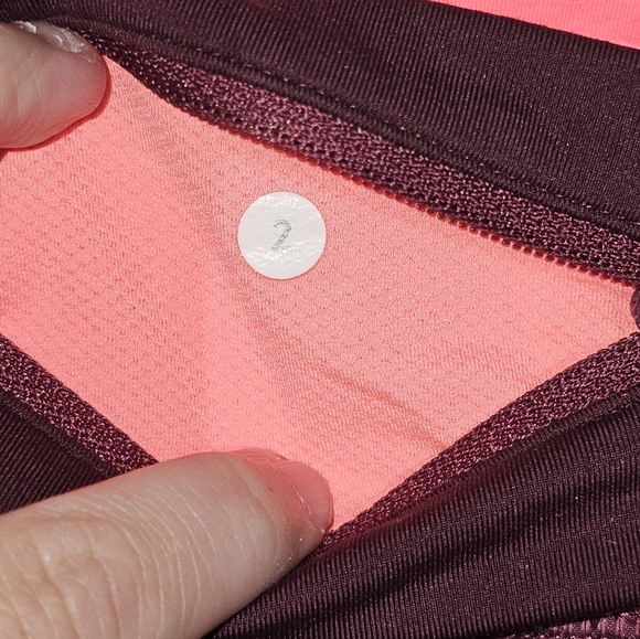 Lululemon Athletica Women’s Running Shorts White Stretch Zip Pocket Size 2 - Picture 6 of 6